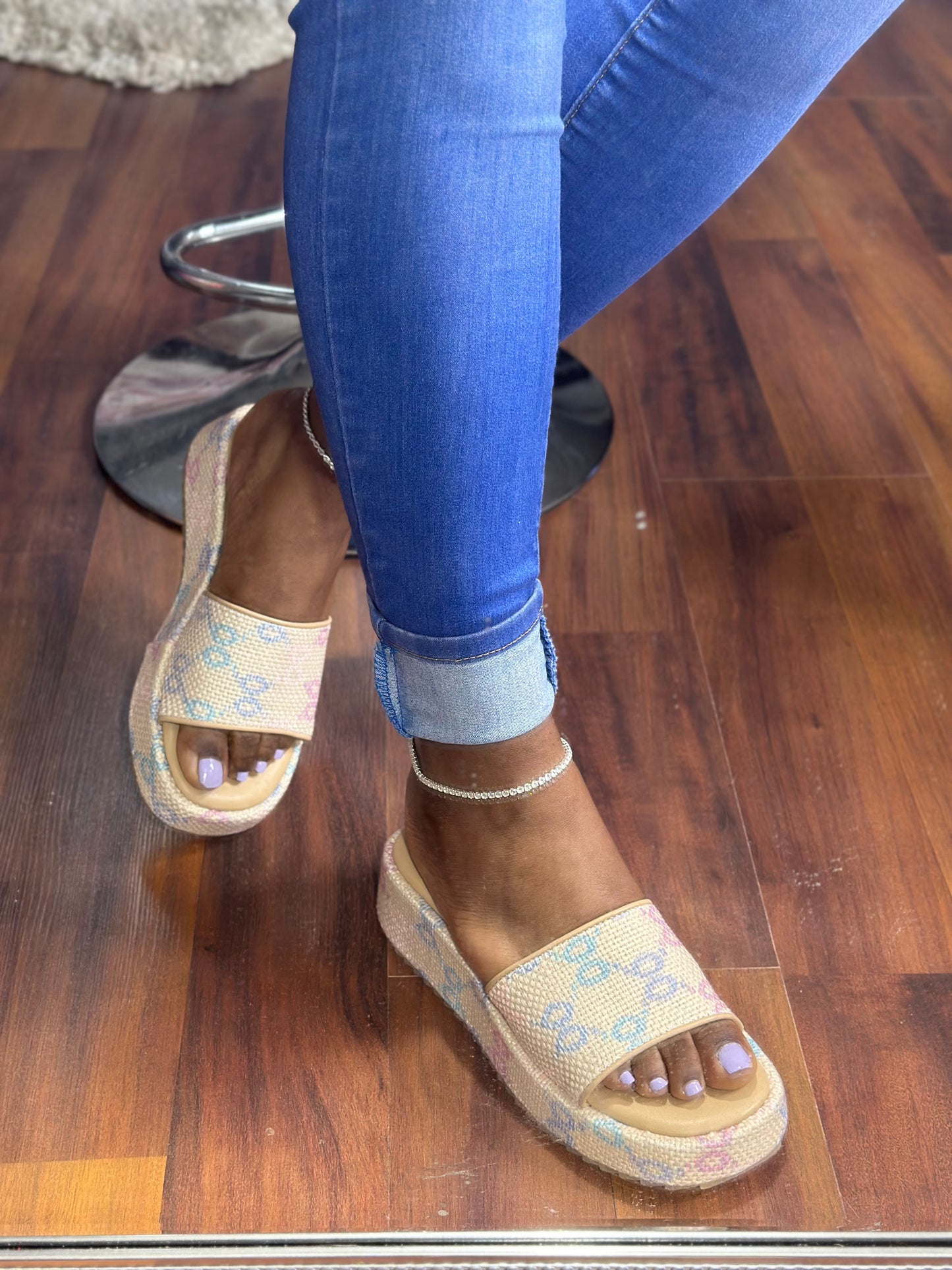 Lea Sandals (Multicolor)