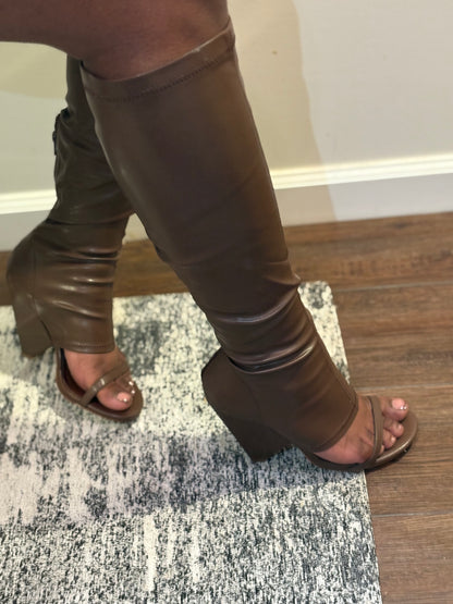 Gwendolyn Heels (Brown)