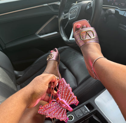 V girl Sandals