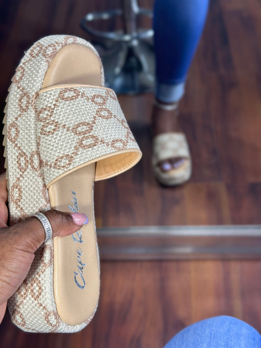 Lea Sandals (Brown)