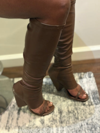 Gwendolyn Heels (Brown)