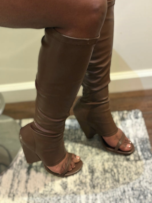 Gwendolyn Heels (Brown)