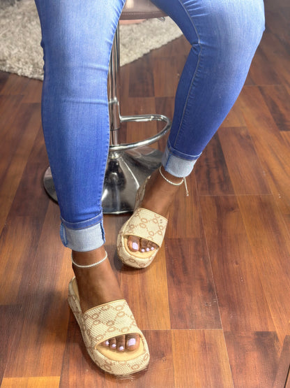Lea Sandals (Brown)
